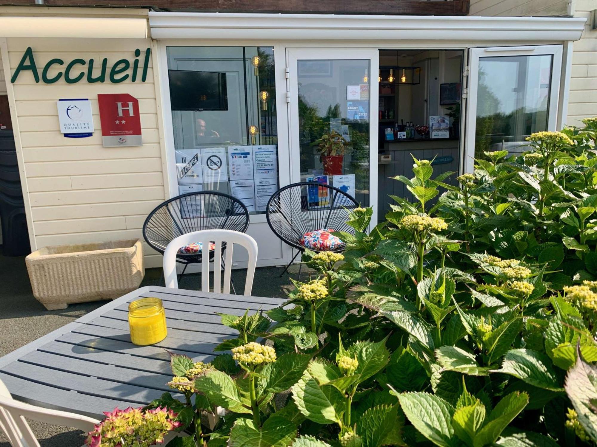 Brit Hotel Lannion-Perros Guirec Εξωτερικό φωτογραφία